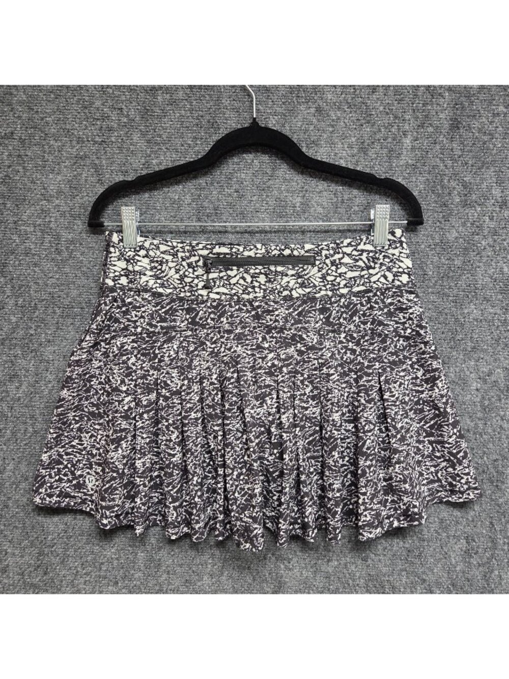 Lululemon Circuit Breaker Skirt II  Pleated Womens 6 Ice Wave Skort Athletic